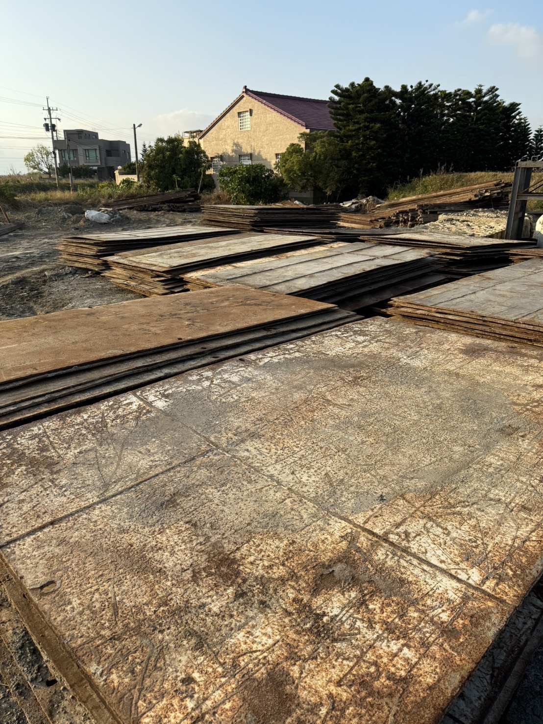 工程餘料回收與鋼材再利用（construction waste recycling）