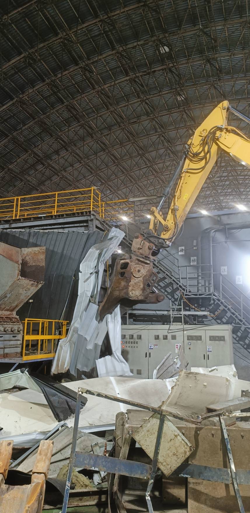 工業設備專業拆除與金屬回收整合(factory equipment demolition)